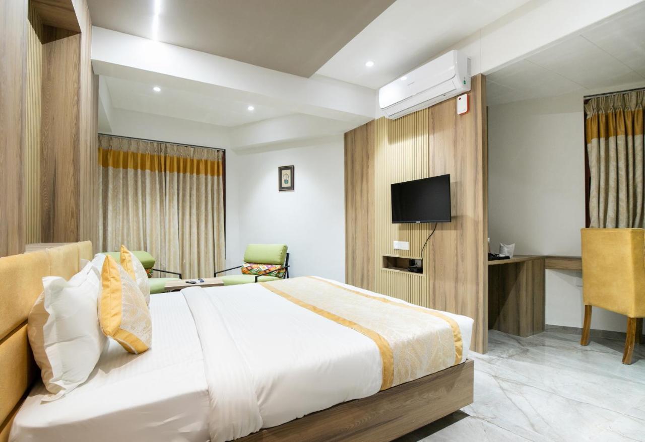 Palette - Hotel Welcome Kadi Luaran gambar