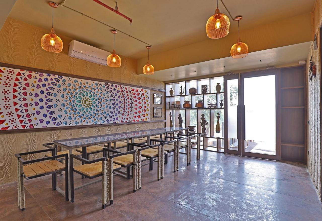 Palette - Hotel Welcome Kadi Luaran gambar