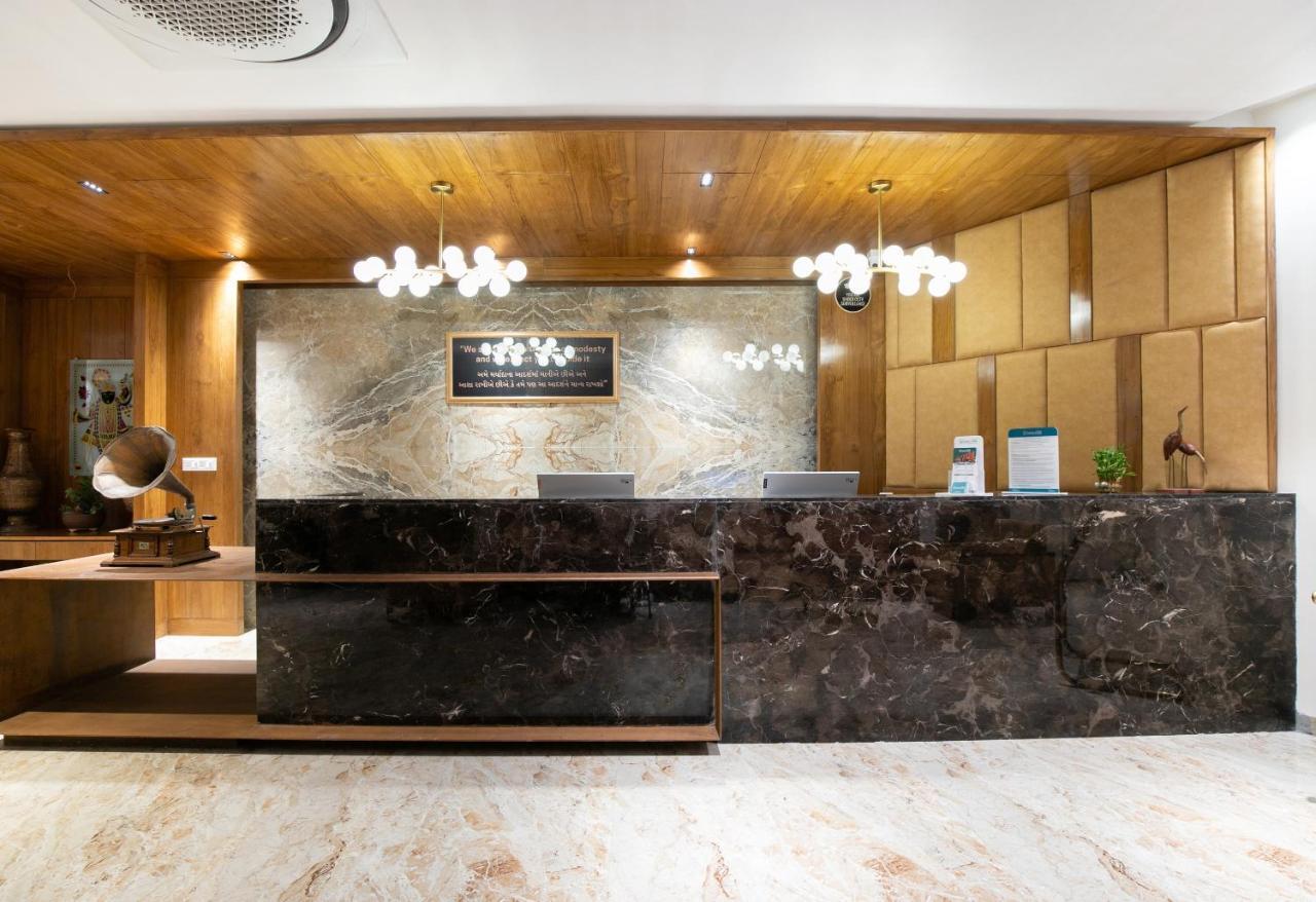 Palette - Hotel Welcome Kadi Luaran gambar