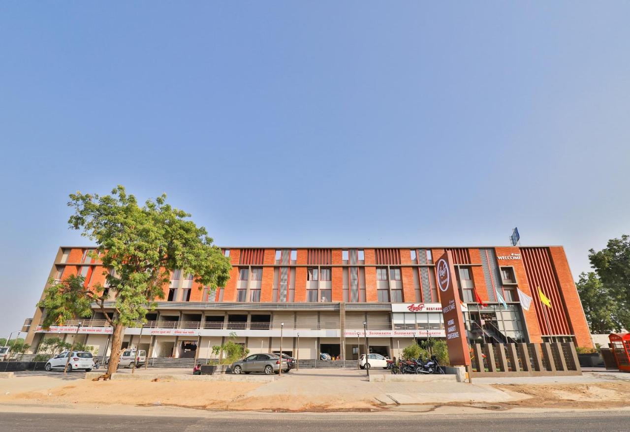 Palette - Hotel Welcome Kadi Luaran gambar